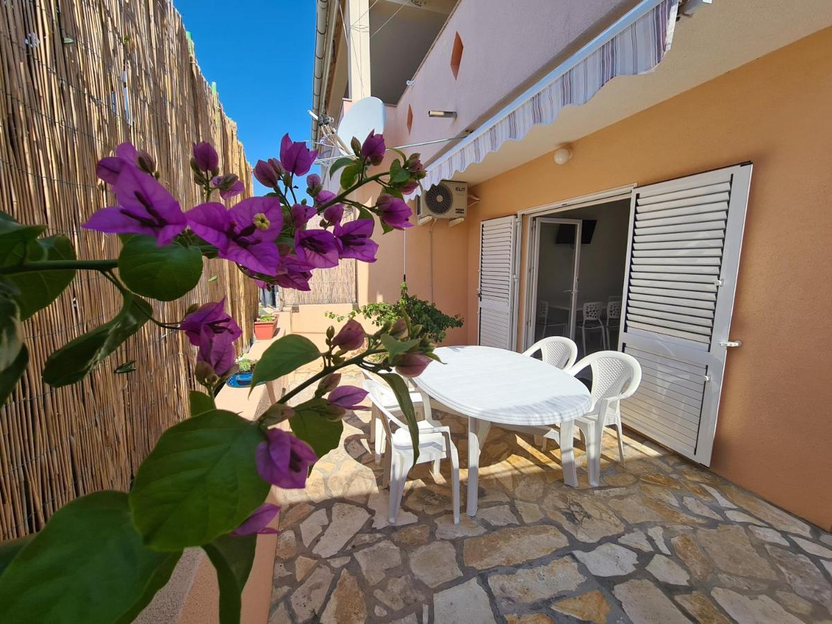 Apartments Barbati Kustići Εξωτερικό φωτογραφία