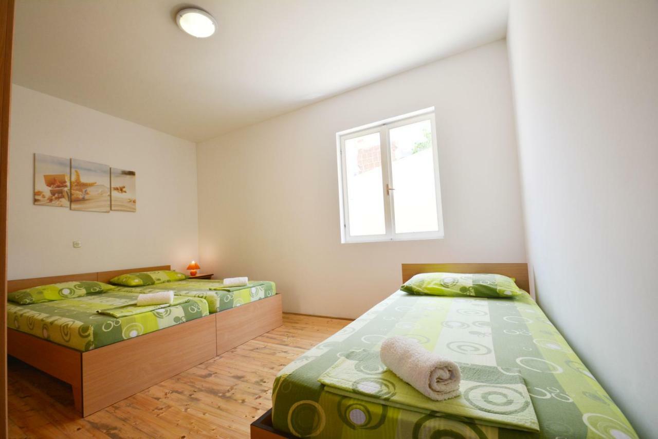 Apartments Barbati Kustići Εξωτερικό φωτογραφία
